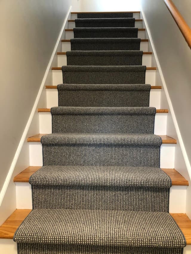 Home - Stair Runner - finished Carpet flooring