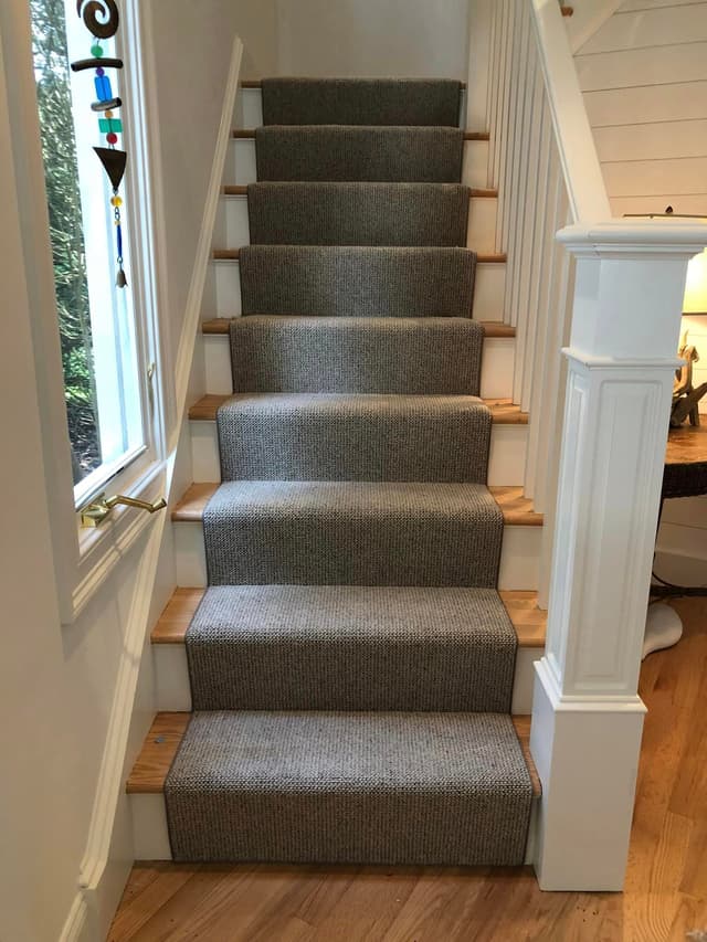 Home - Stair Runner - finished Carpet flooring
